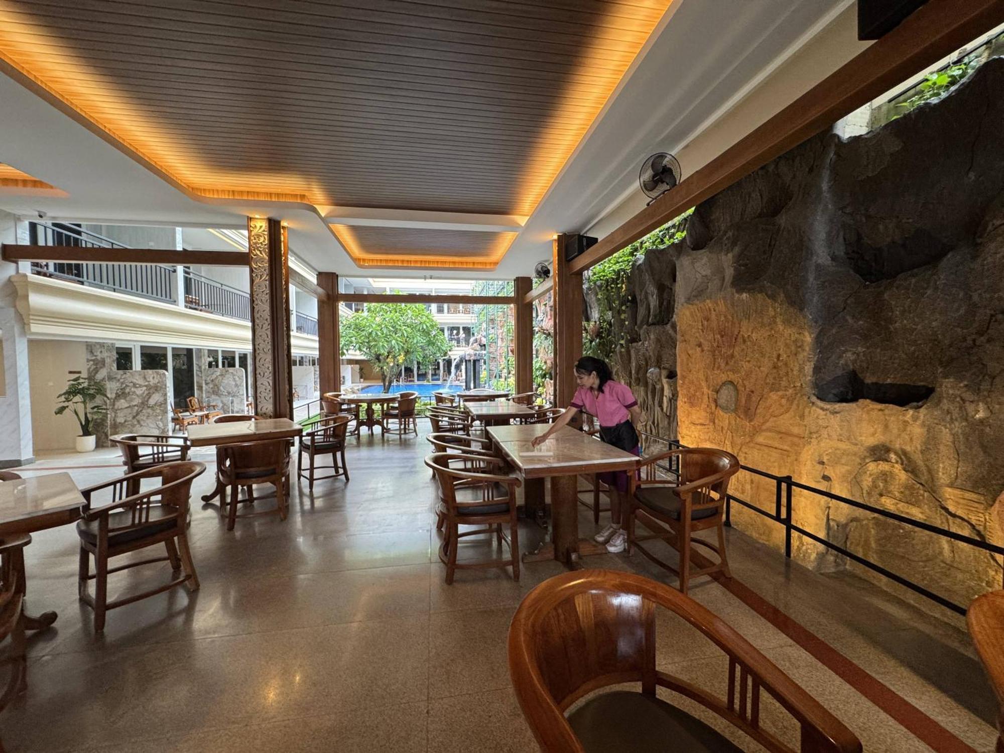 Garden Hotel 2*