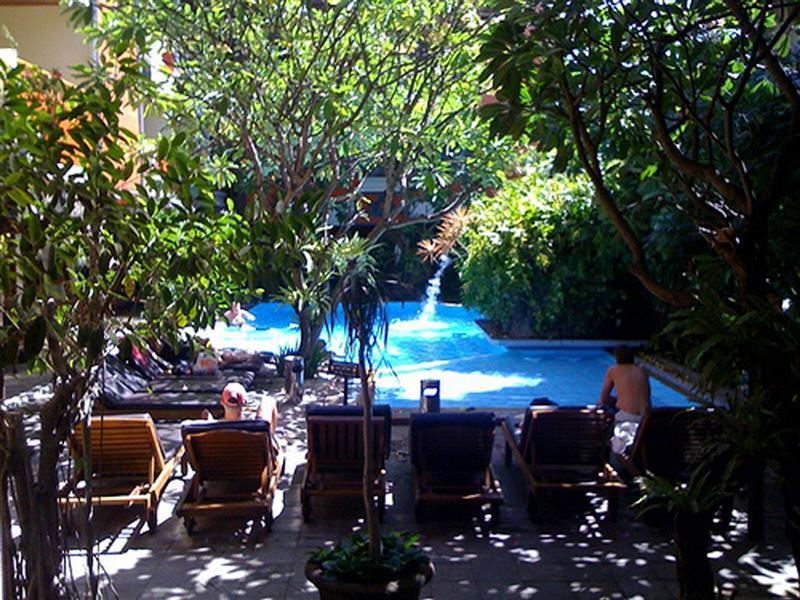Garden Hotel 2*